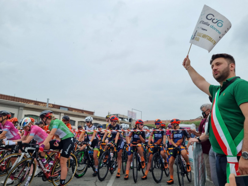 FOTOGALLERY - Le immagini della partenza del Giro d'Italia Donne